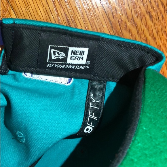 New Era Charlotte Hornets Strap-Back - Picture 7 of 8